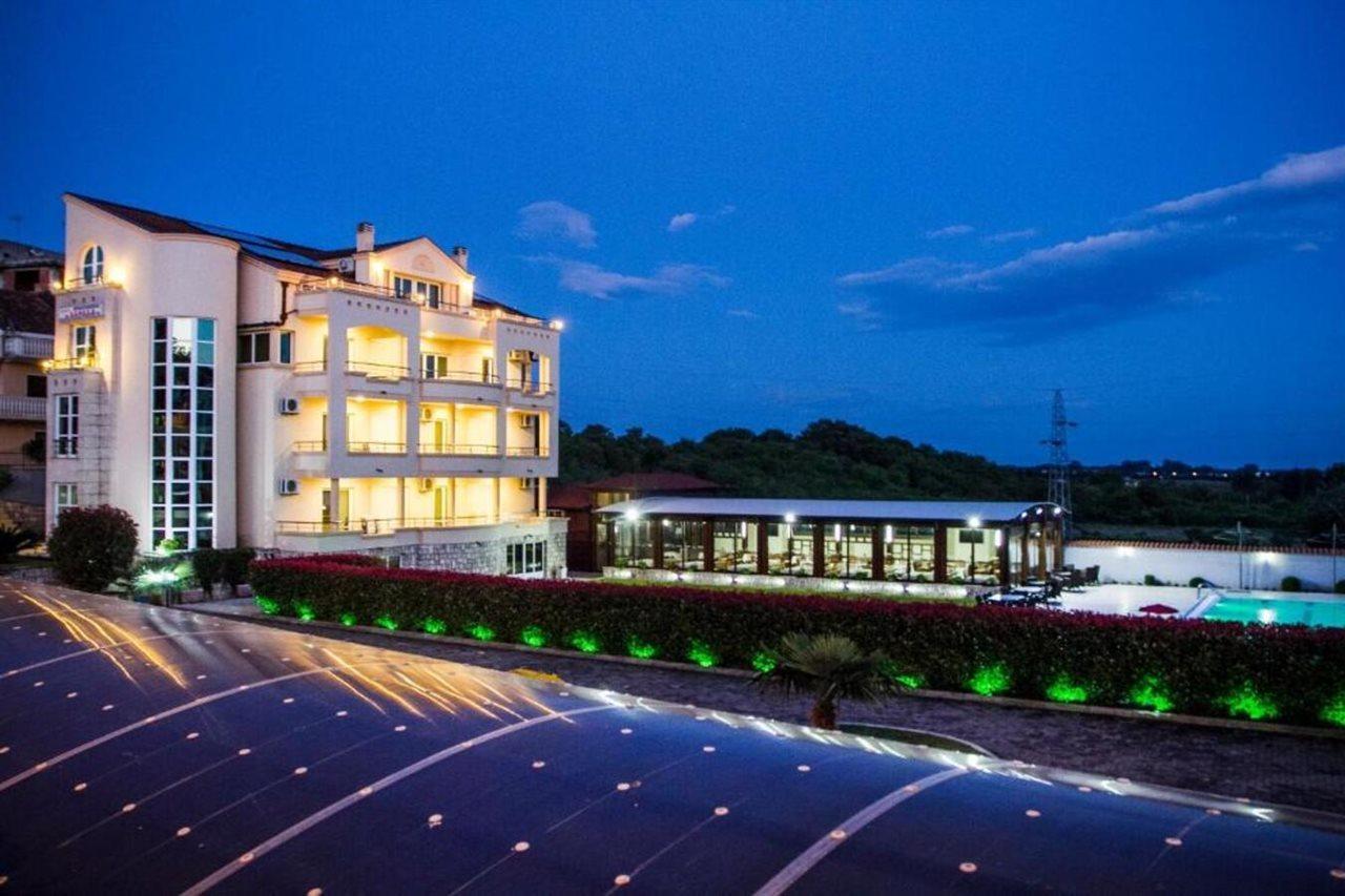 Apart Hotel Llolla Улцин Екстериор снимка
