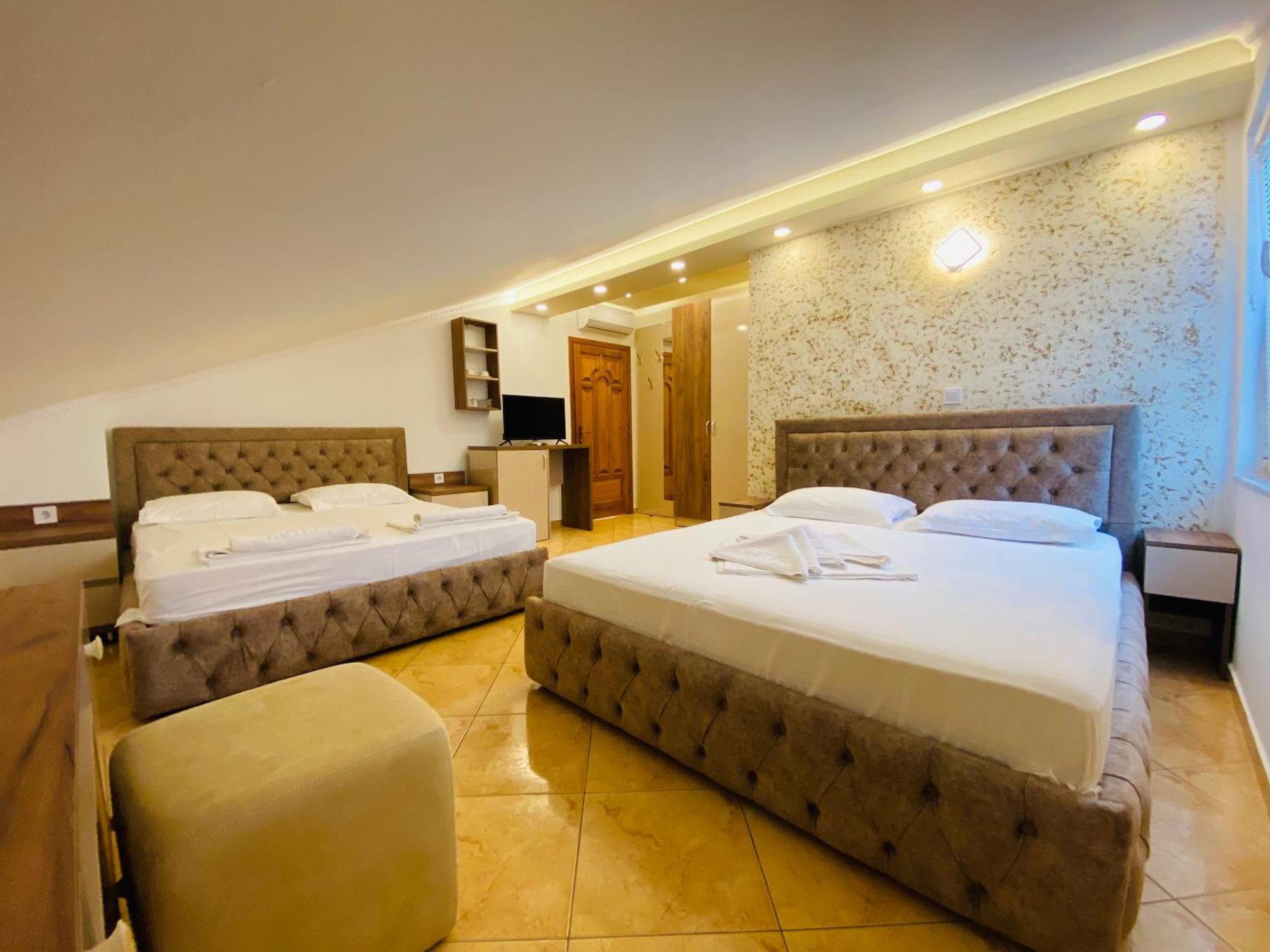 Apart Hotel Llolla Улцин Екстериор снимка