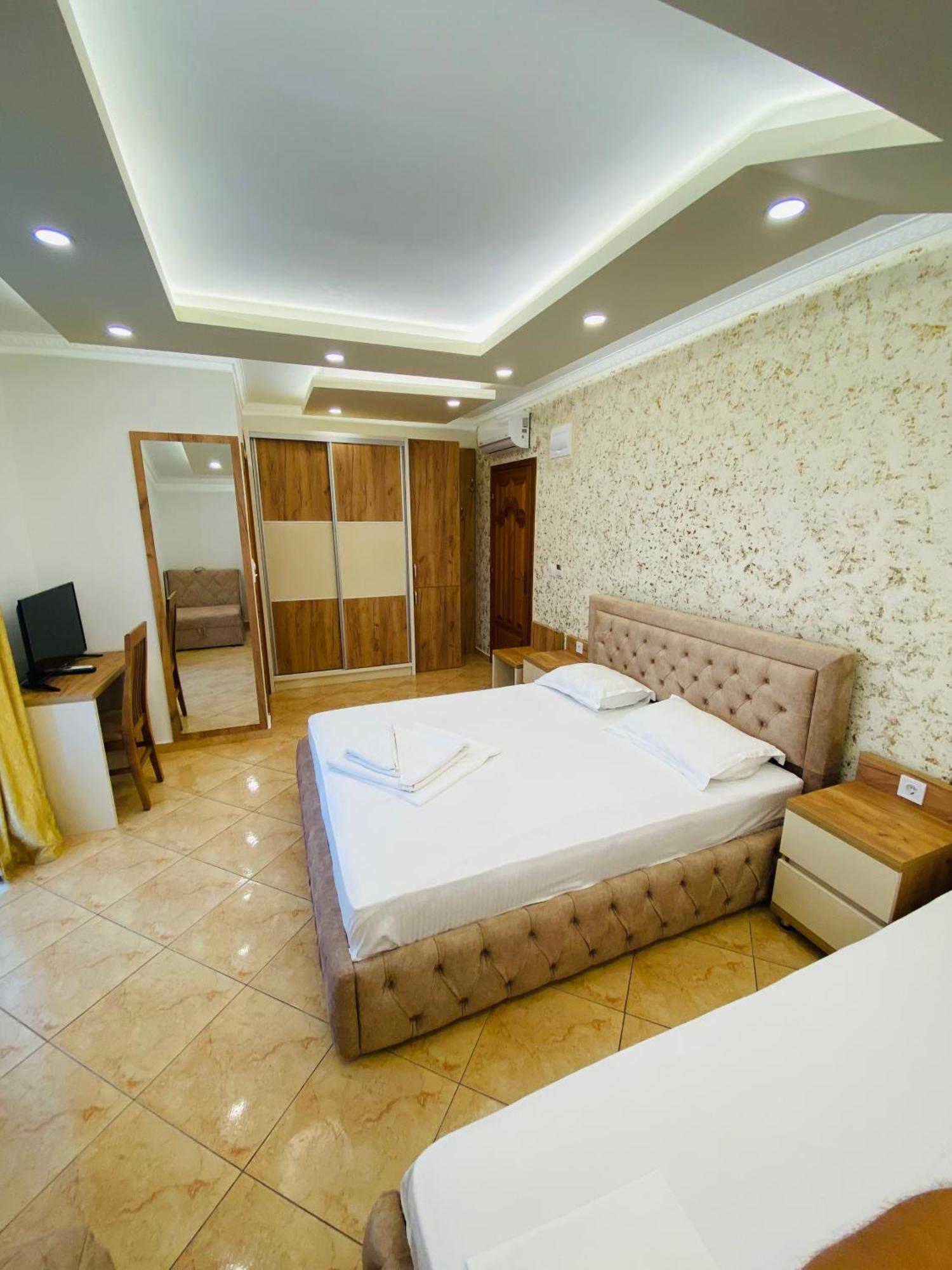Apart Hotel Llolla Улцин Екстериор снимка