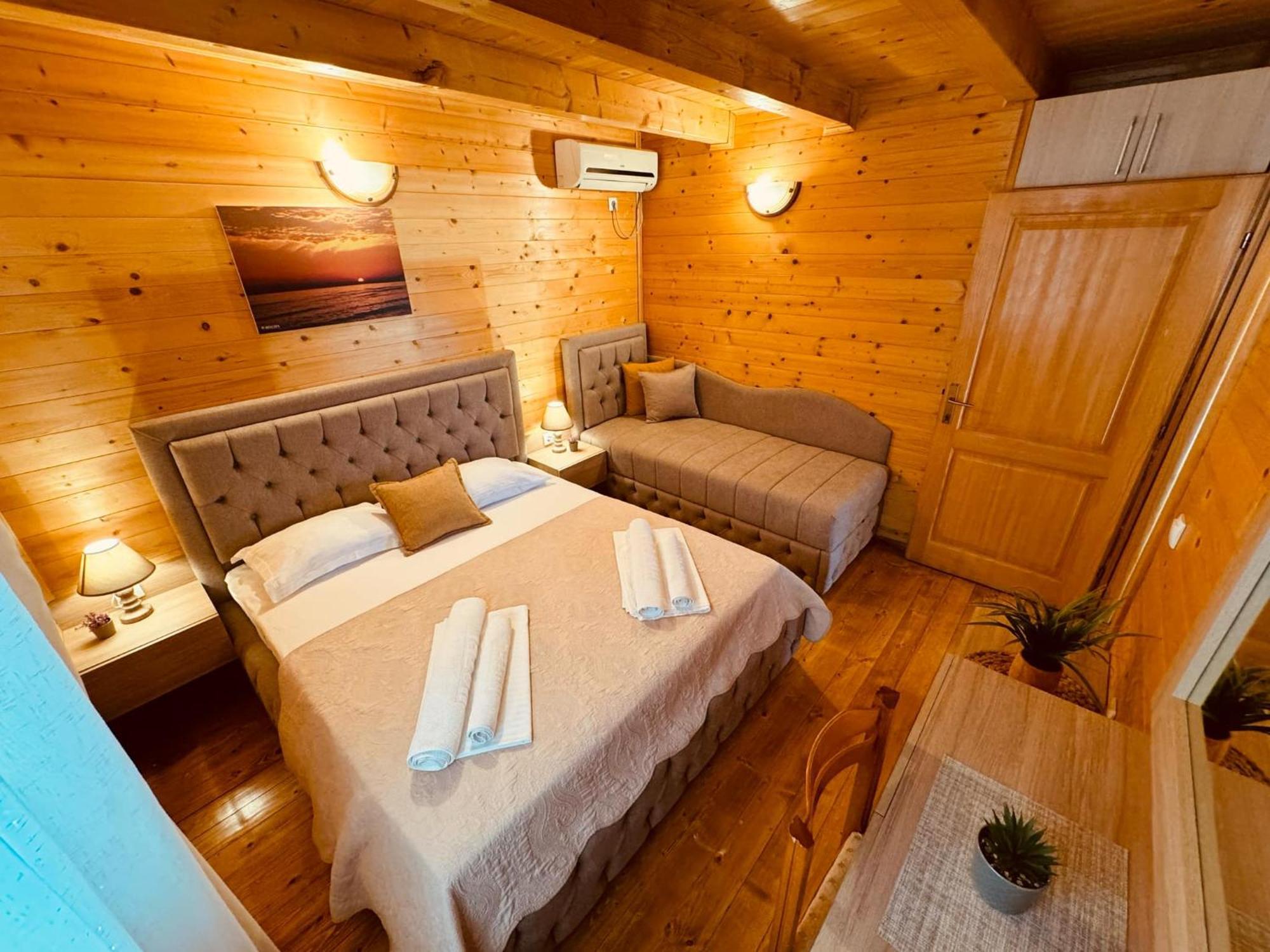 Apart Hotel Llolla Улцин Екстериор снимка