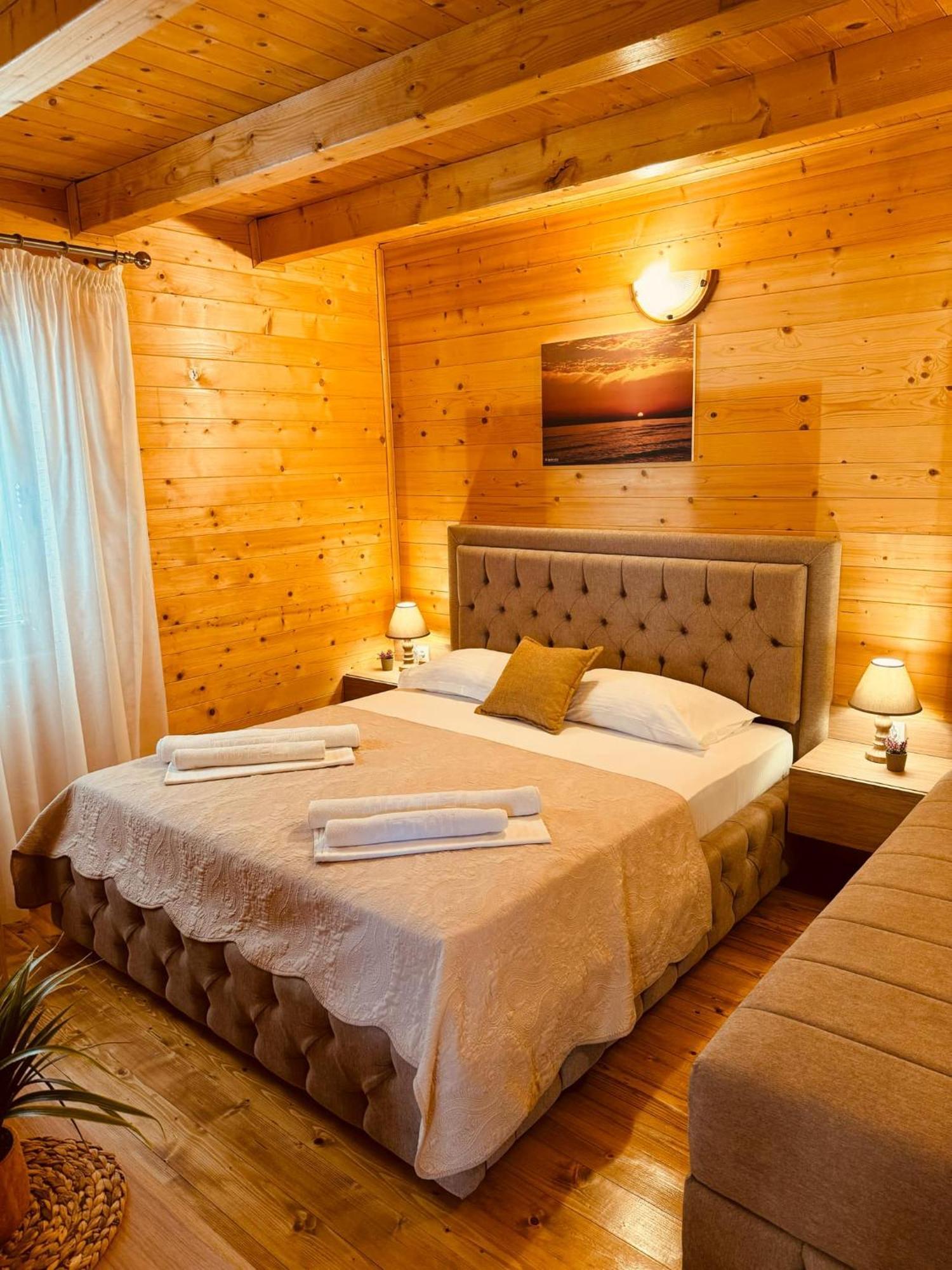 Apart Hotel Llolla Улцин Екстериор снимка