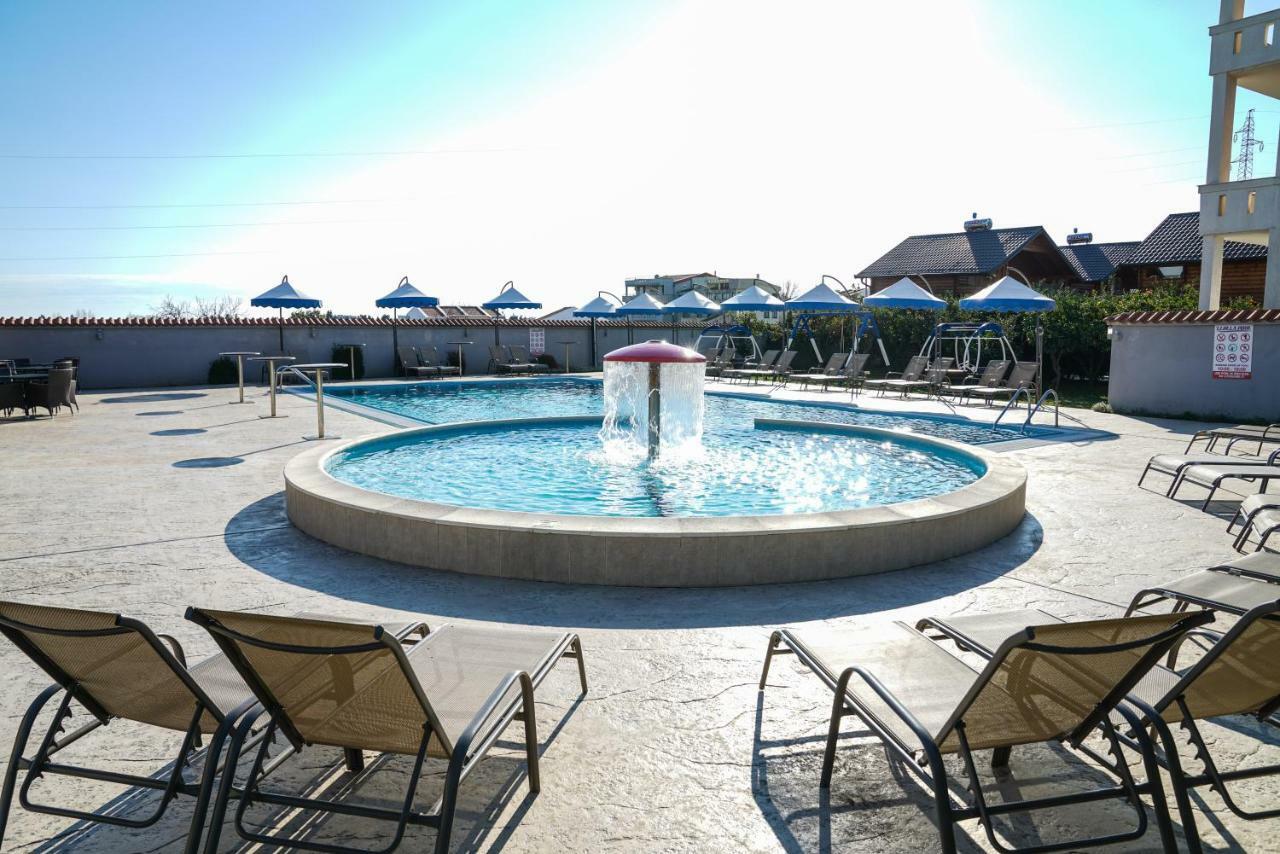 Apart Hotel Llolla Улцин Екстериор снимка